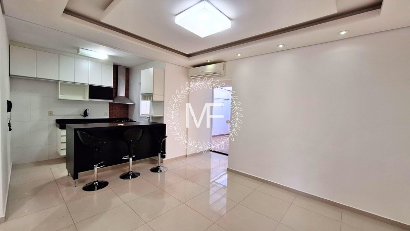 Casa no Condomínio Terra Nova: Suíte com Closet e Área Gourmet Completa