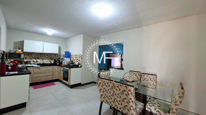 Casa Completa com Área Gourmet Equipada, Planejados e Porcelanato